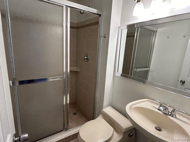 7142 CATHEDRAL Drive, Bloomfield Hills, MI 48301 — Photo 18