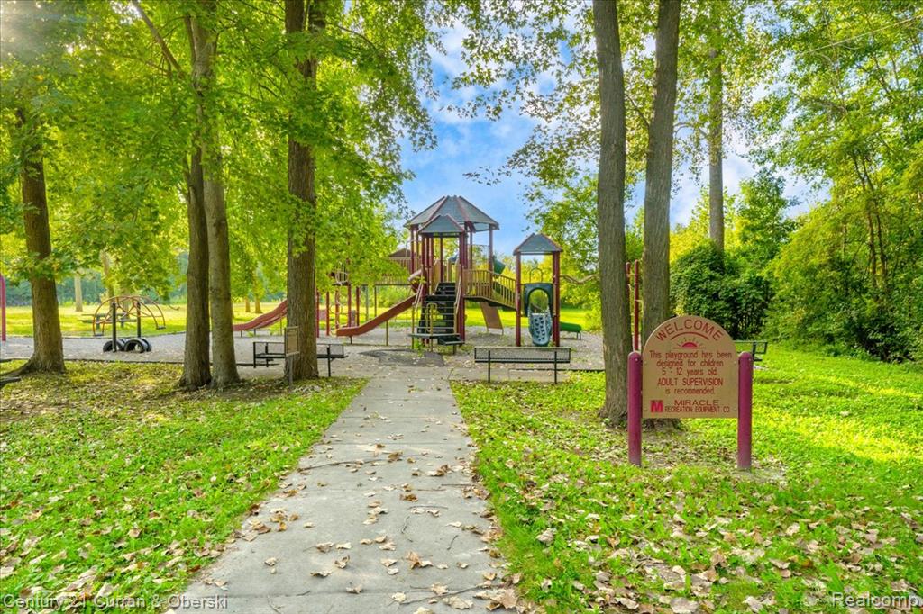 33172 Swallow Drive, Rockwood, MI — Photo 27