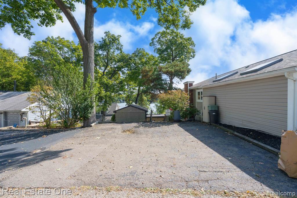 485 Bellevue Avenue, Lake Orion, MI 48362 — Photo 8