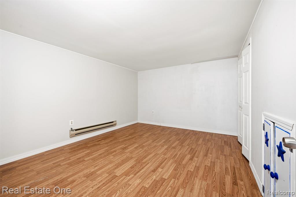 4885 Oak Hill Drive, 20, Waterford, MI 48329 — Photo 28
