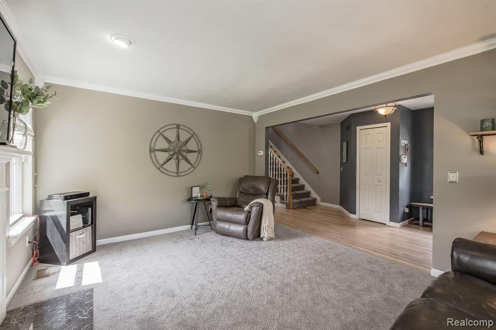 880 Frank Road, Lake Orion, MI 48362 — Photo 9