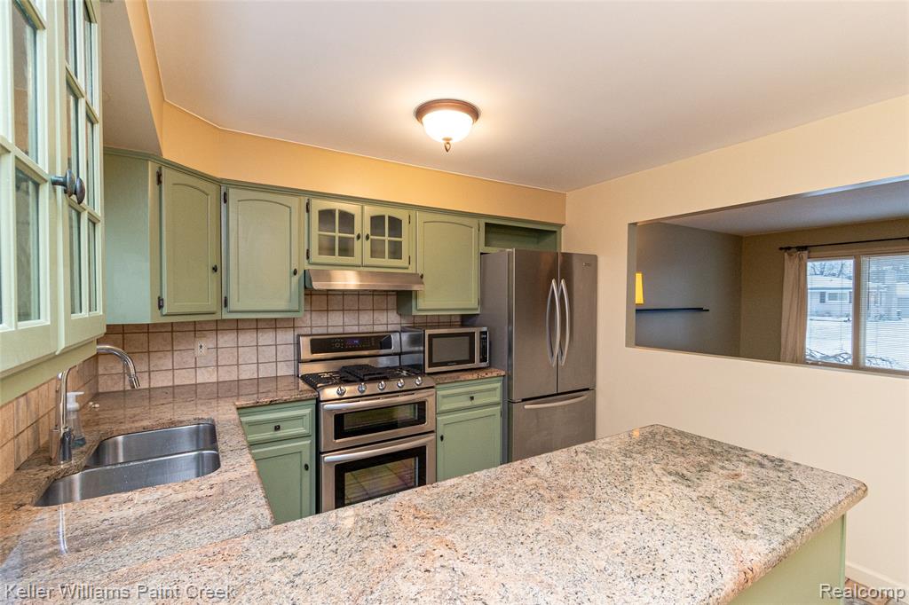 44205 Felstone Drive, Sterling Heights, MI 48313 — Photo 46