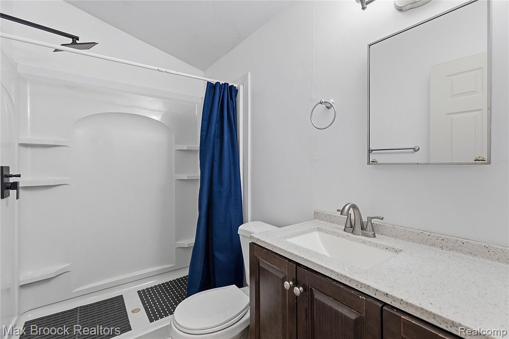 1392 Maple Grove Road, Lapeer, MI 48446 — Photo 22