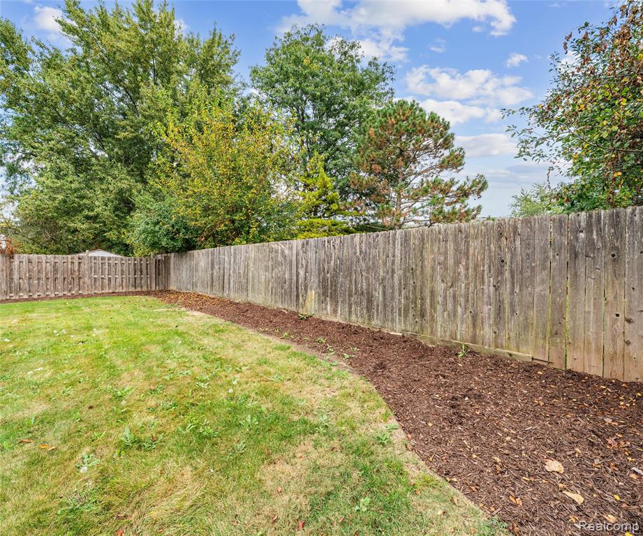 7330 Pointe Drive, Canton, MI 48187 — Photo 41