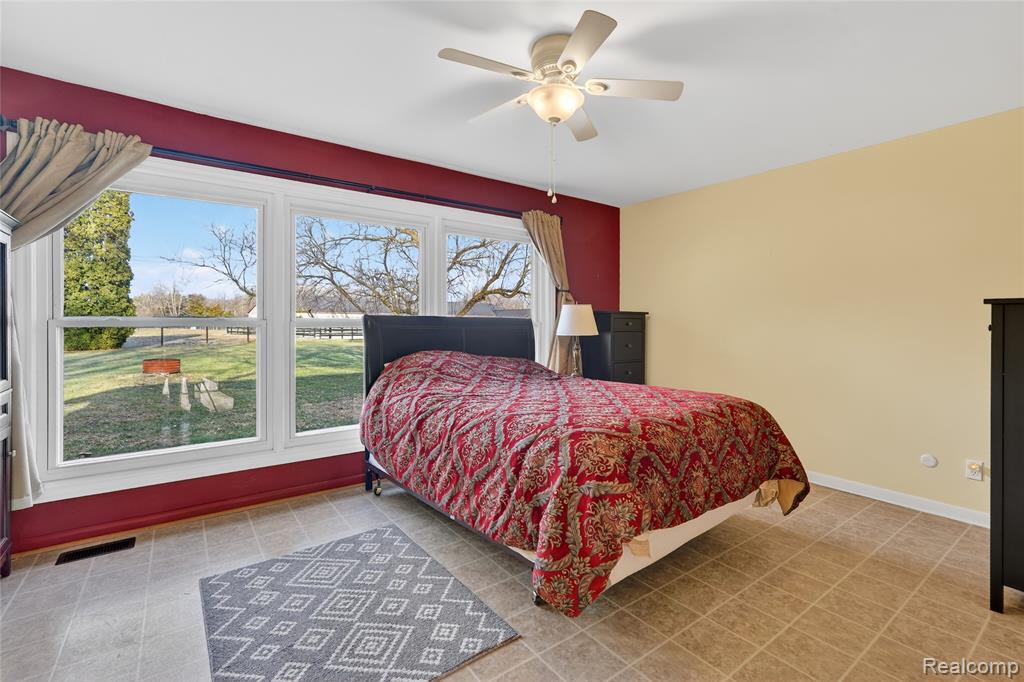10960 Heather Lane, Whitmore Lake, MI 48189 — Photo 15