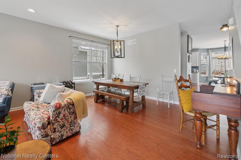 27316 Victoria Road, Novi, MI — Photo 10
