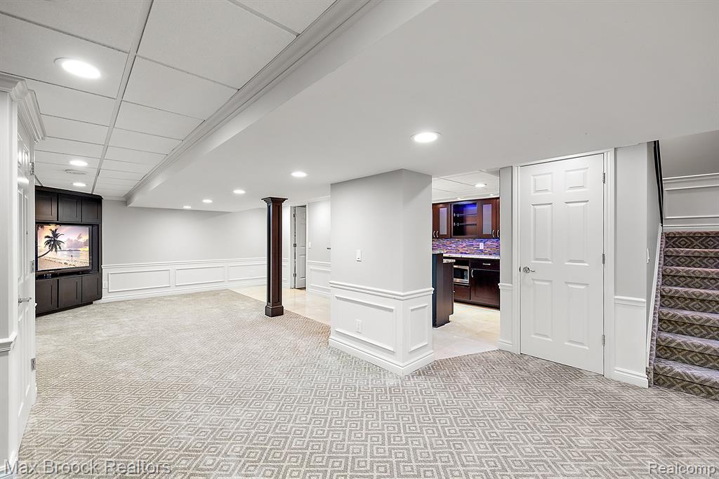4696 PIER Court, Troy, MI 48098 — Photo 39