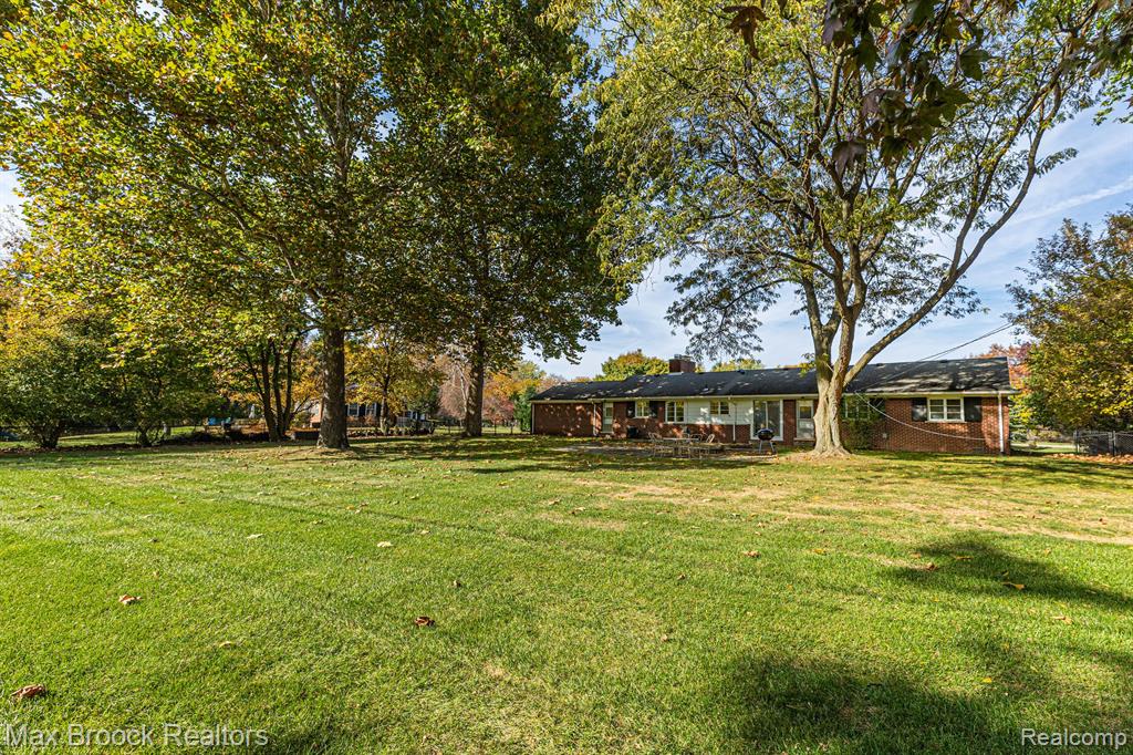 4823 WYE OAK Road, Bloomfield Hills, MI 48301 — Photo 22