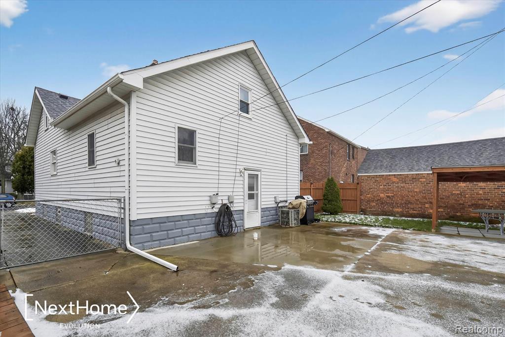 645 Riverbank Street, Wyandotte, MI 48192 — Photo 29