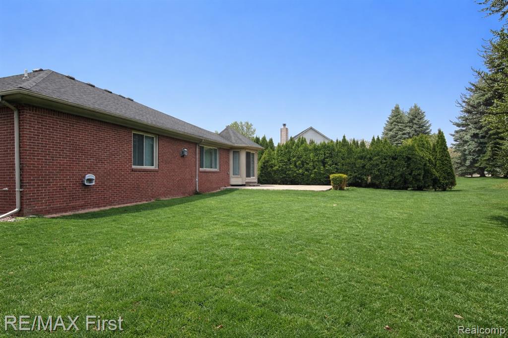 47985 Fox Chase Court, Shelby Twp, MI 48315 — Photo 25