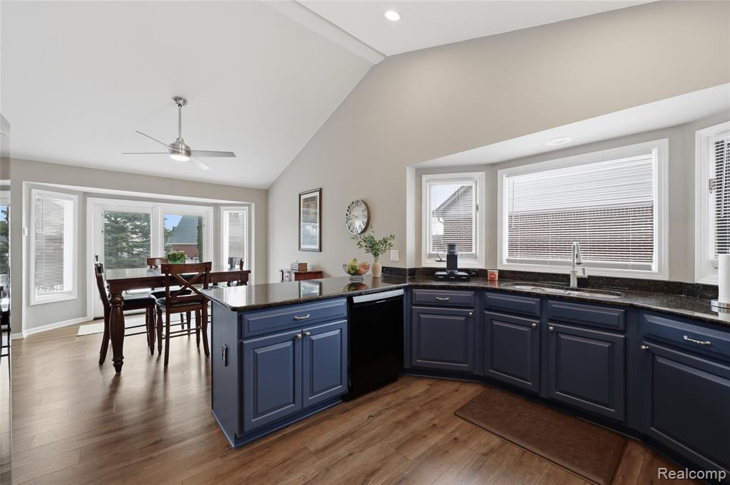 48274 Beacon Square Drive, Macomb, MI 48044 — Photo 20