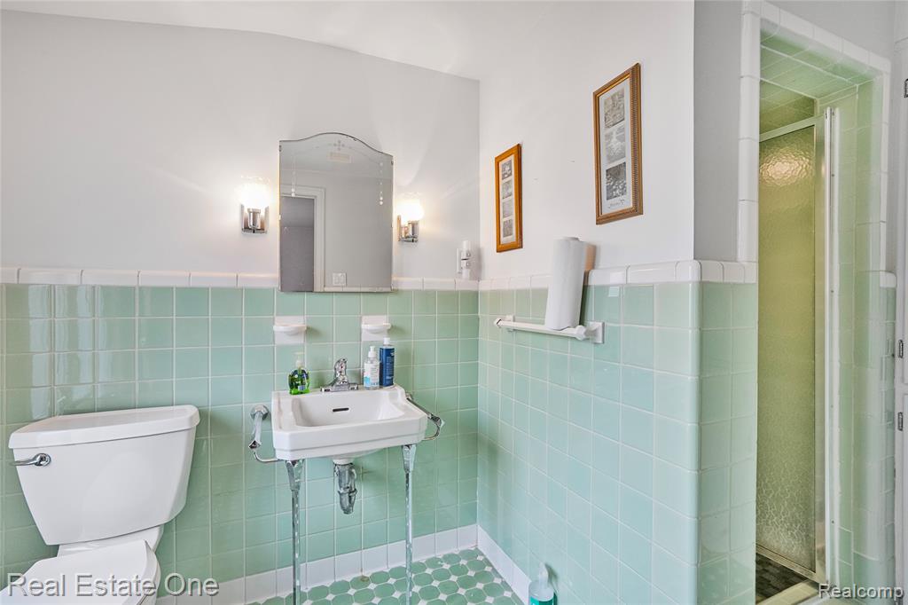 400 Beechmont Street, Dearborn, MI 48124 — Photo 24
