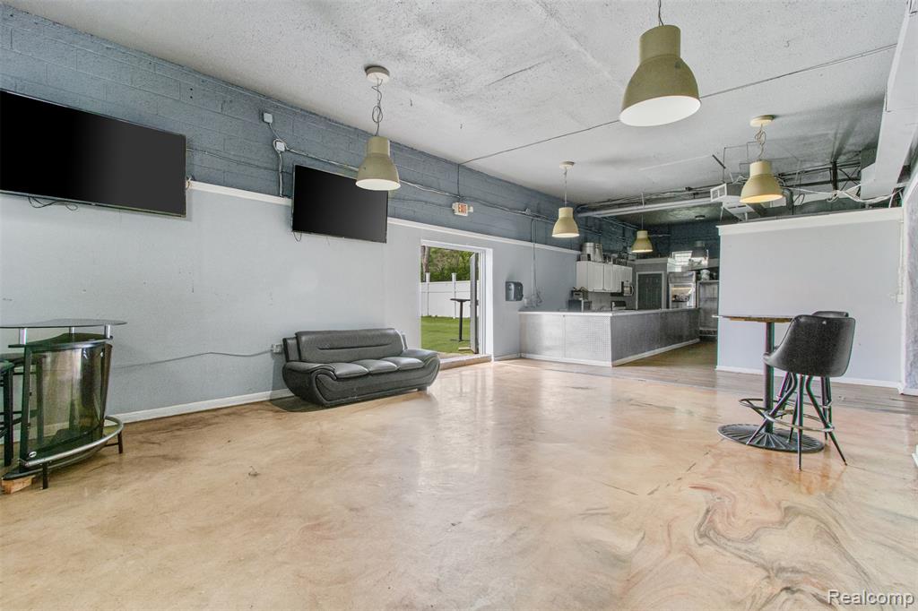 8633 Southfield Road, Detroit, MI 48228 — Photo 9