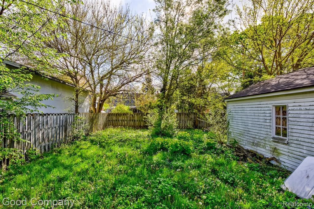 7686 W PARKWAY Street, Redford, MI 48239 — Photo 20