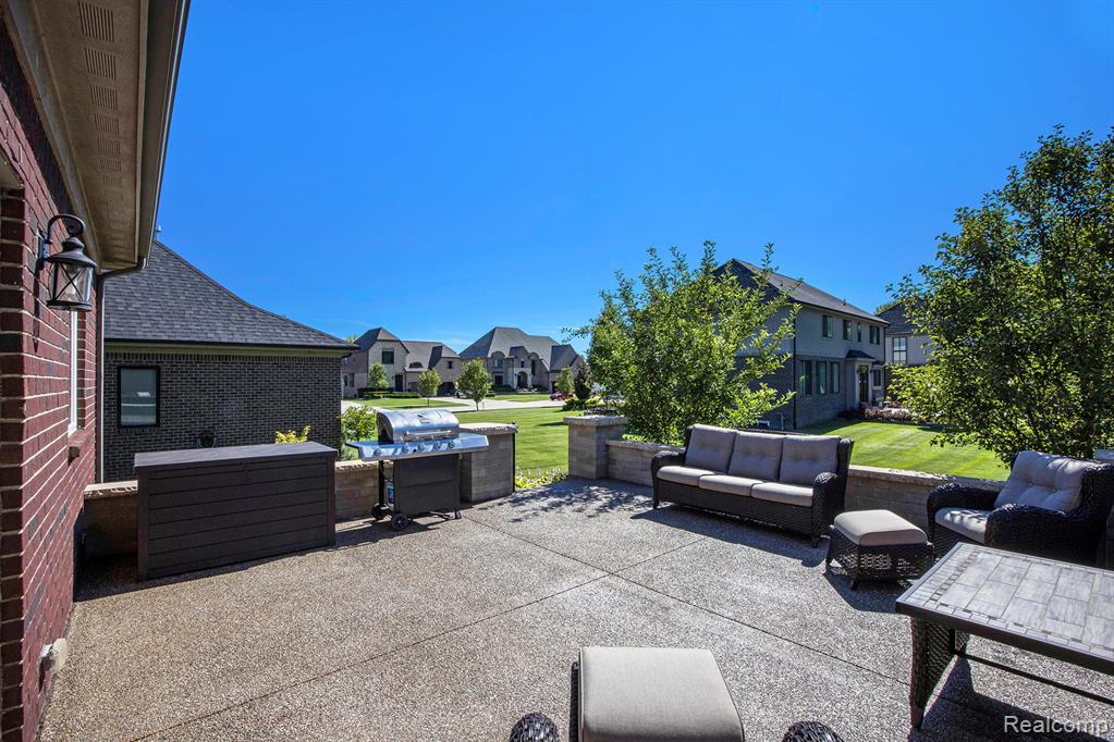 48913 Pinebrook Drive, Utica, MI 48315 — Photo 30