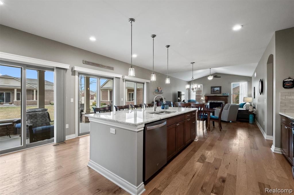 49121 Garrett Court, Macomb, MI 48042 — Photo 4