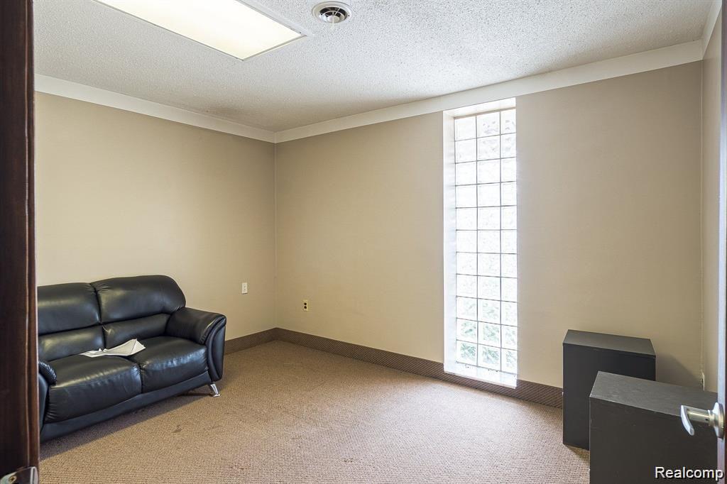 16825 W Warren Avenue, Detroit, MI 48228 — Photo 9