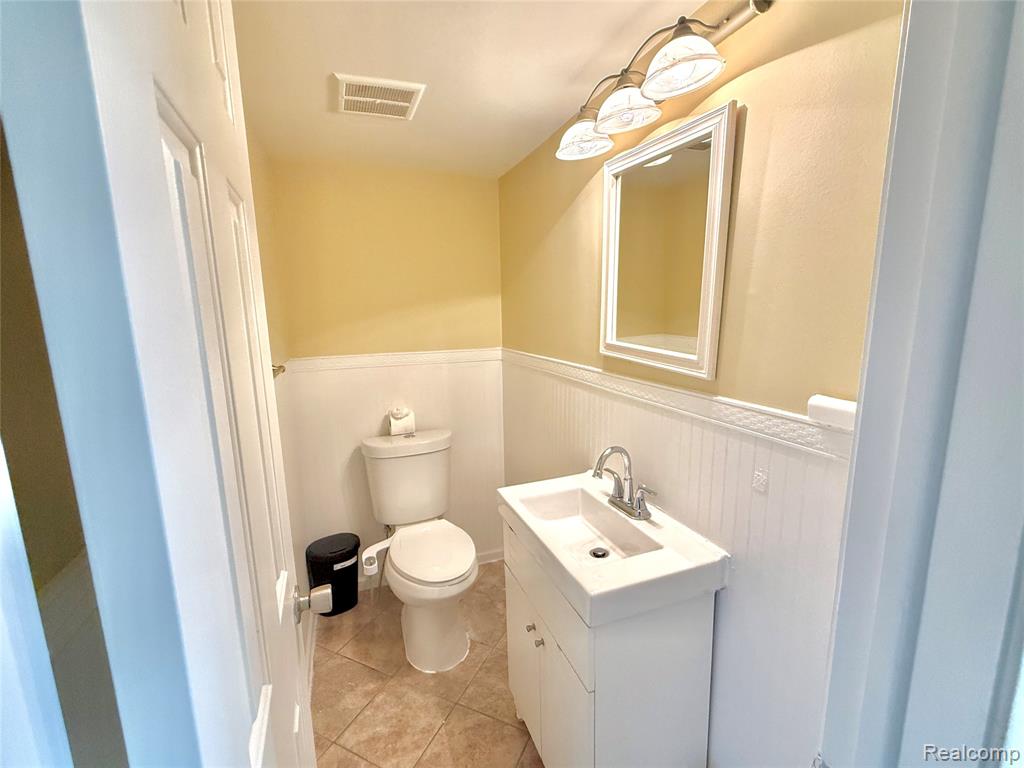 44563 SAVERY Drive, Canton, MI 48187 — Photo 17