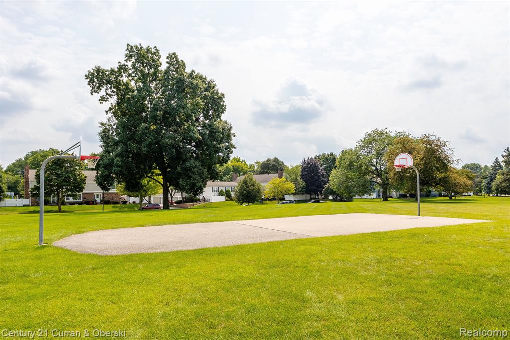21260 E GLEN HAVEN Circle, Northville, MI 48167 — Photo 29