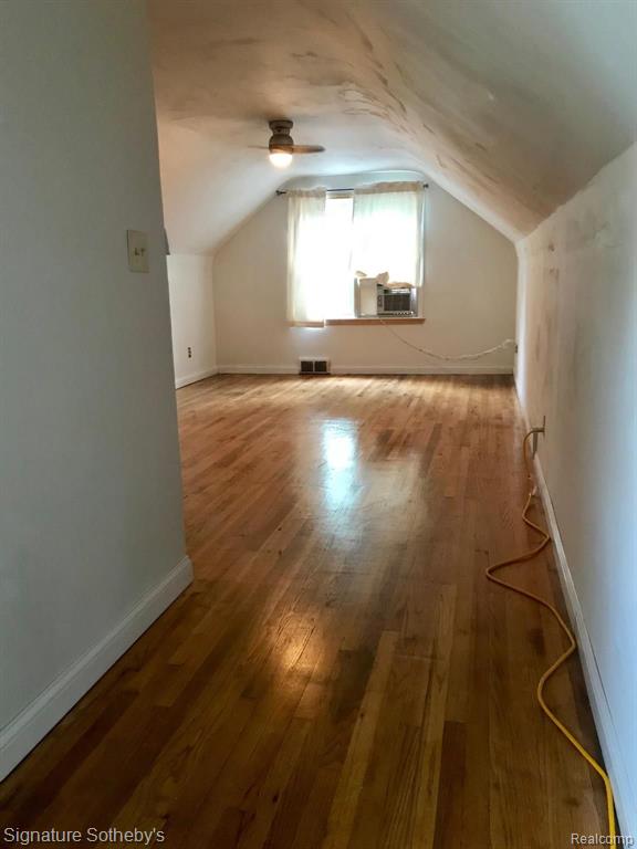 8310 BADGER Street, Detroit, MI 48213 — Photo 23