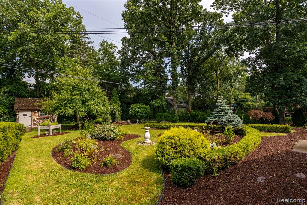15800 Park Lane, Plymouth, MI 48170 — Photo 32