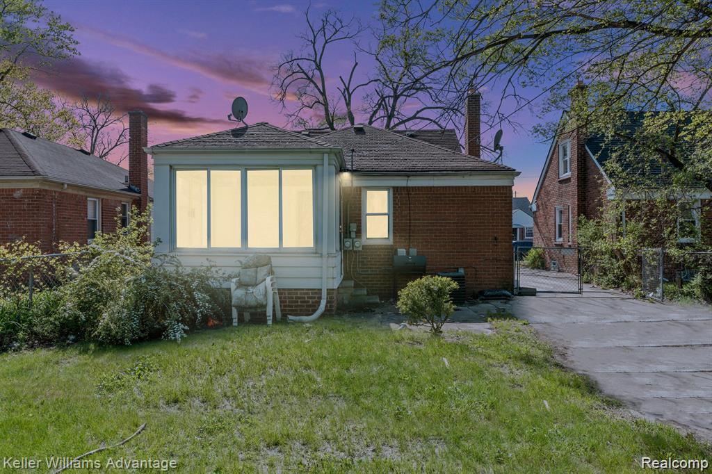 20558 Oakfield Street, Detroit, MI 48235 — Photo 24