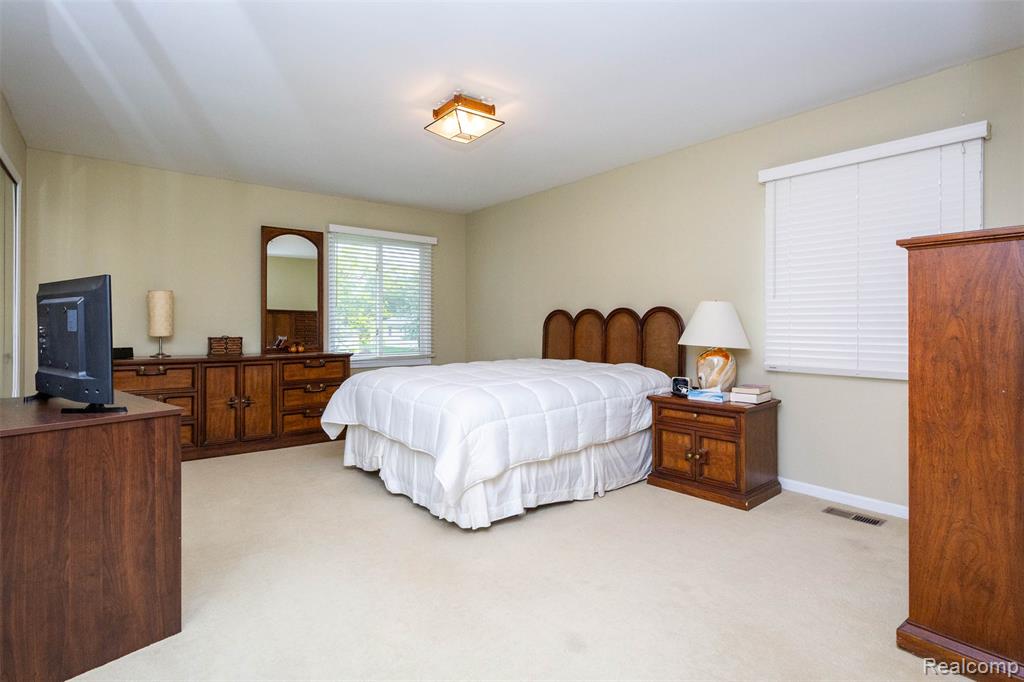 5423 HAUSER Way, West Bloomfield, MI 48323 — Photo 25