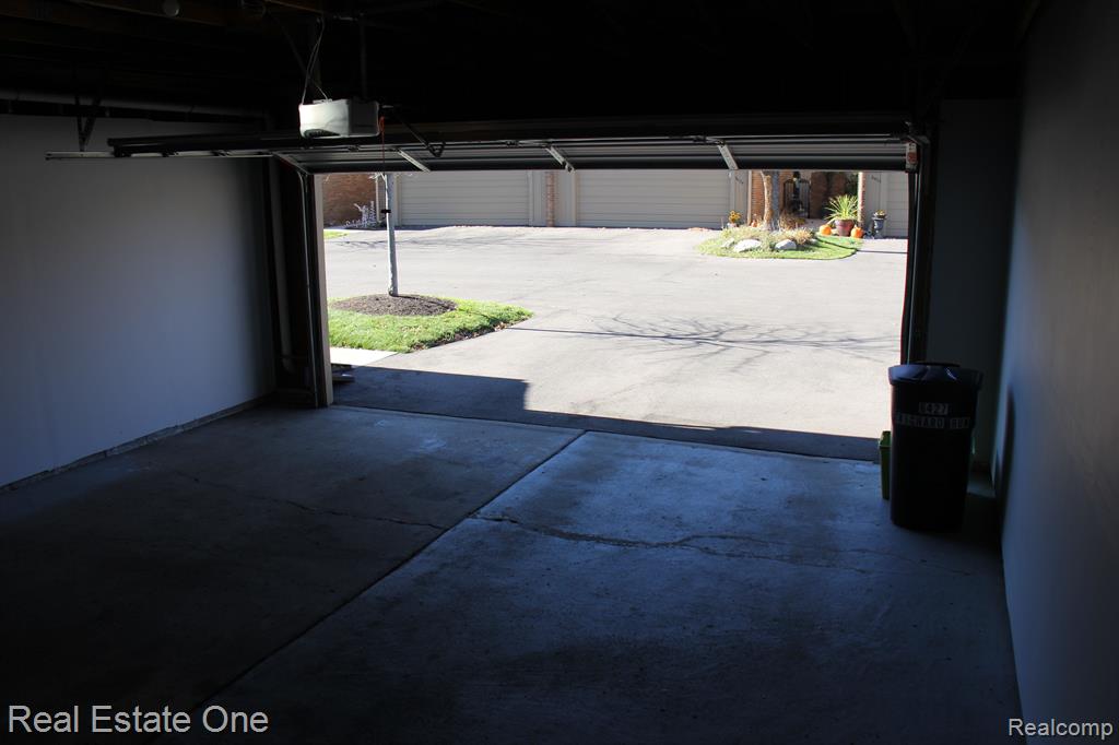 6427 RICHARD Run, West Bloomfield, MI — Photo 42
