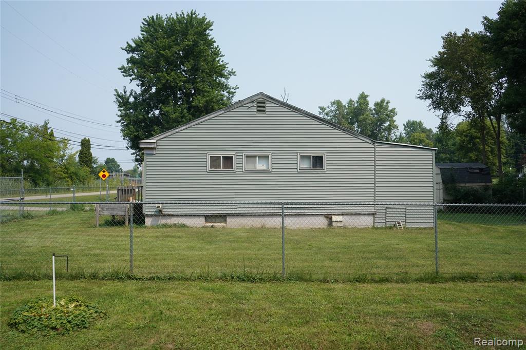 5462 Harry Street, Flint, MI 48505 — Photo 6