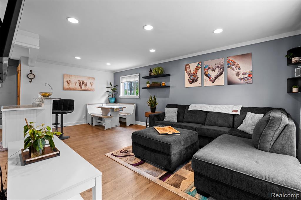 926 Parliament Avenue, Madison Heights, MI 48071 — Photo 5