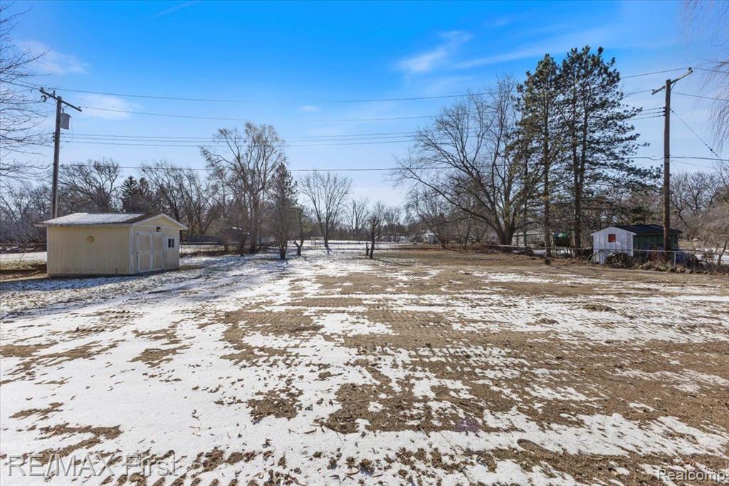 532 NICHOLS Road, Auburn Hills, MI 48326 — Photo 4