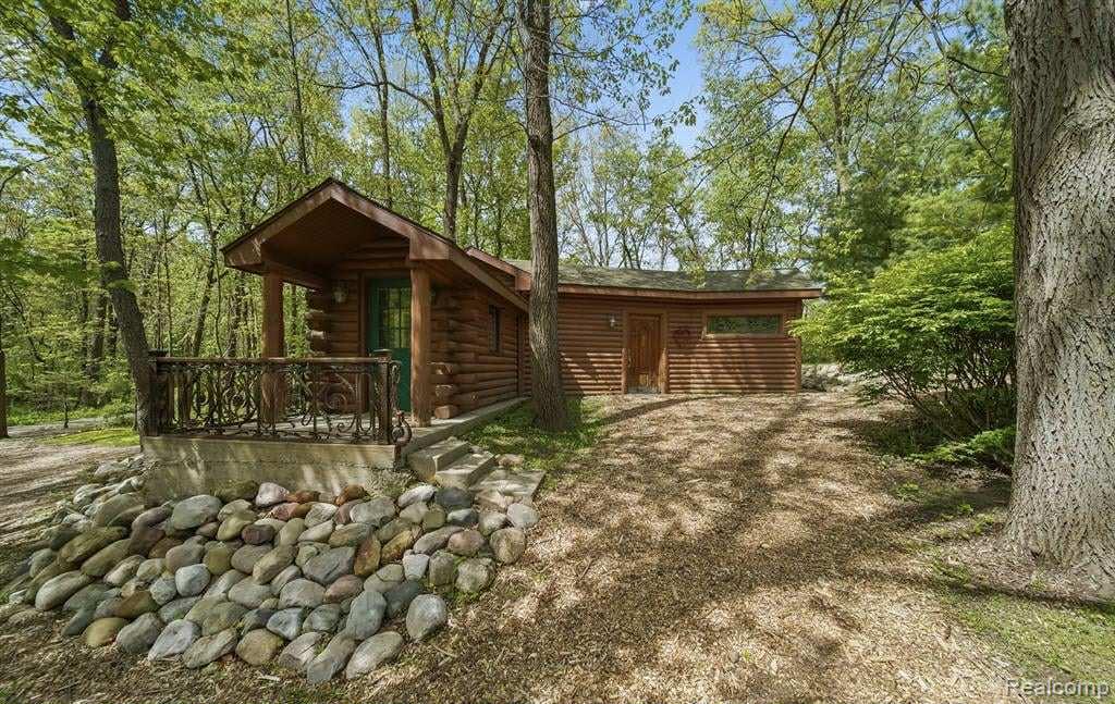 561 Valley Drive, Milford, MI 48381 — Photo 79
