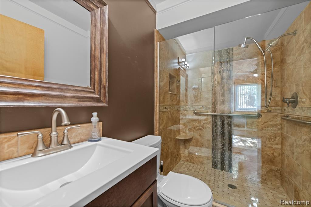 20557 Longwood Drive, Clinton Twp, MI 48038 — Photo 13