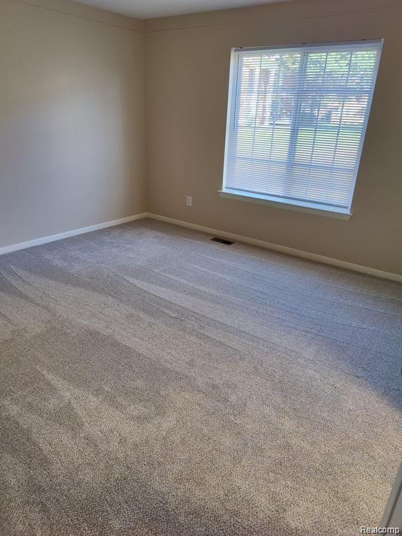 433 FOX HILLS Drive S, 3, Bloomfield Hills, MI 48304 — Photo 17