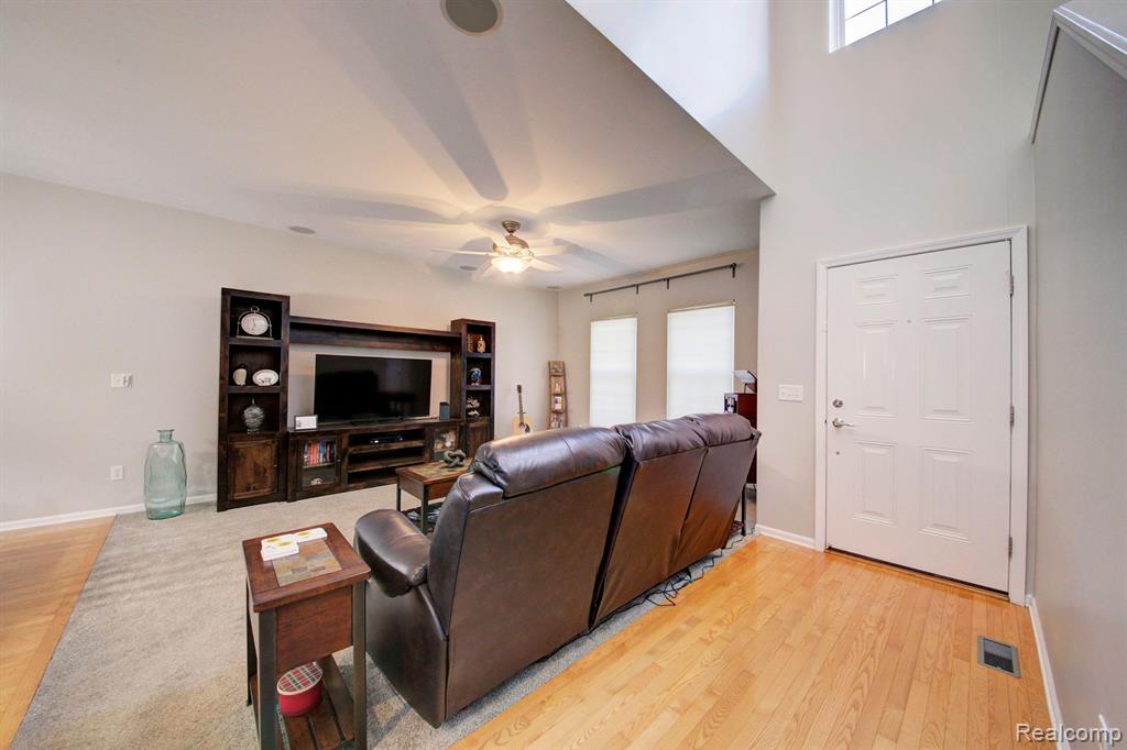1947 VANDERBILT Road, Canton, MI 48188 — Photo 2