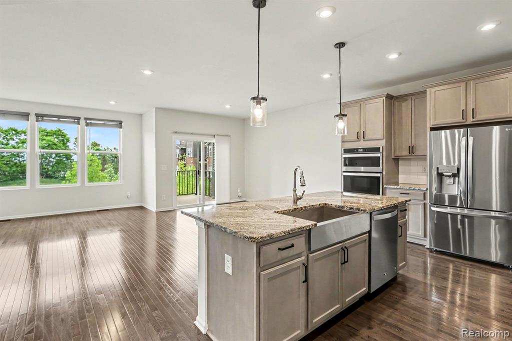4871 Broomfield Way, Lake Orion, MI — Photo 11