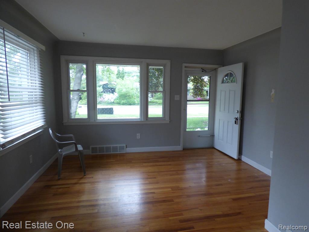 440 2ND Street, South Lyon, MI 48178 — Photo 3