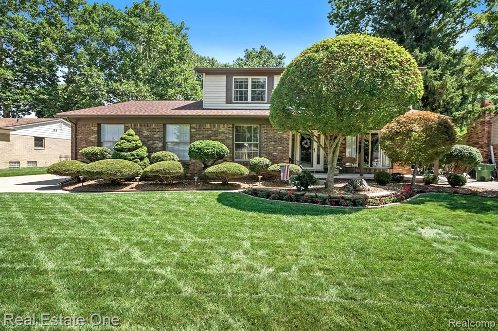 46322 HOUGHTON Drive, Shelby Twp, MI 48315 — Photo 44