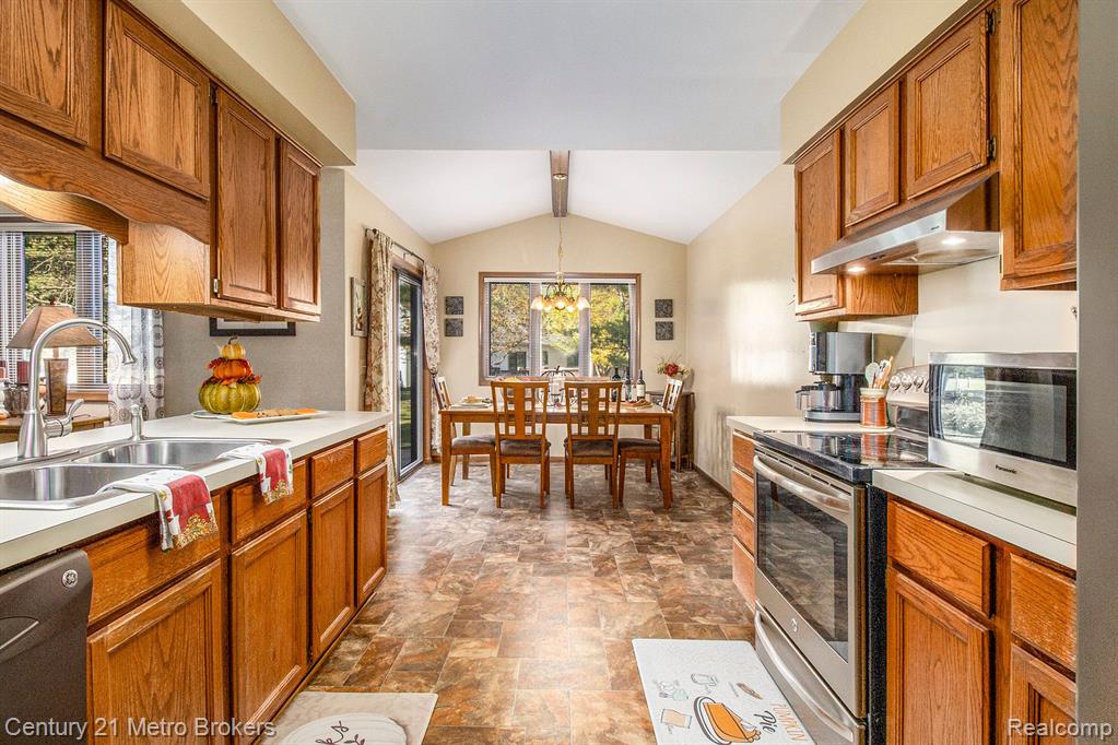5376 OLDE SHAWBORO Road, Grand Blanc, MI 48439 — Photo 15