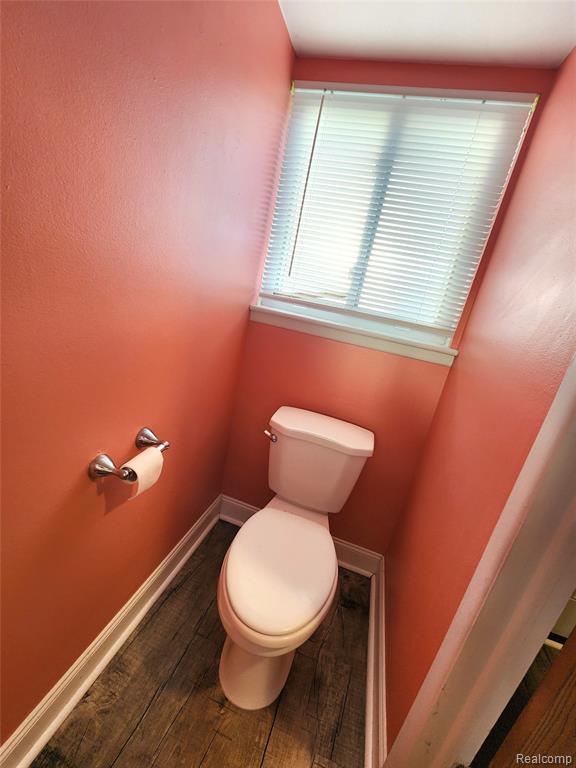 8665 Sterling, Center Line, MI 48015 — Photo 21