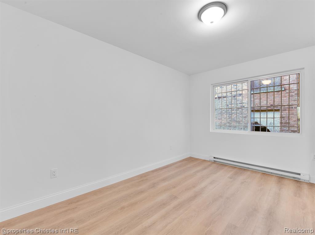 44 HIGHLAND Street, Highland Park, MI 48203 — Photo 7