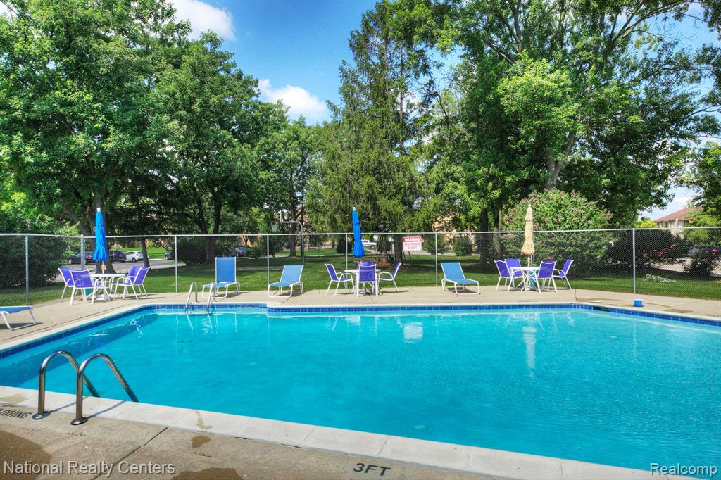 41702 BEDFORD Drive, Canton, MI 48187 — Photo 27