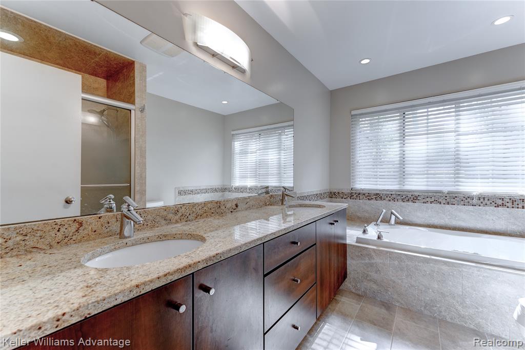 37132 Brentwood Circle, Farmington Hills, MI 48331 — Photo 26