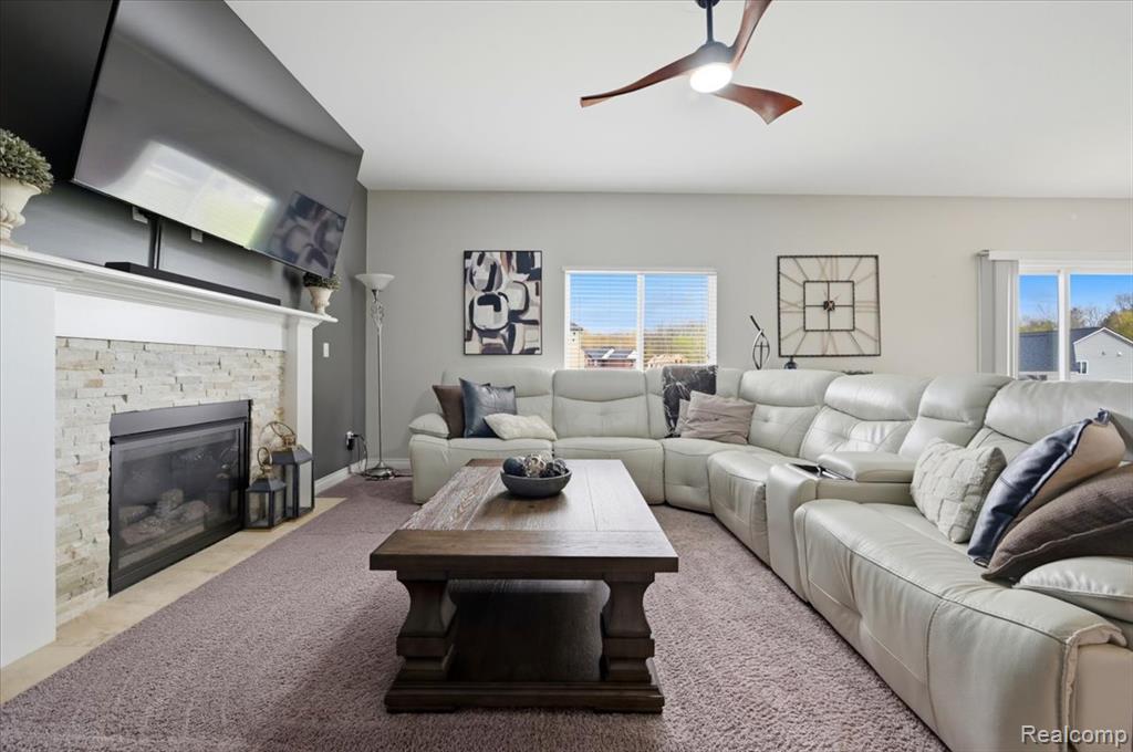 8131 Peninsula Circle, Grand Blanc, MI 48439 — Photo 17