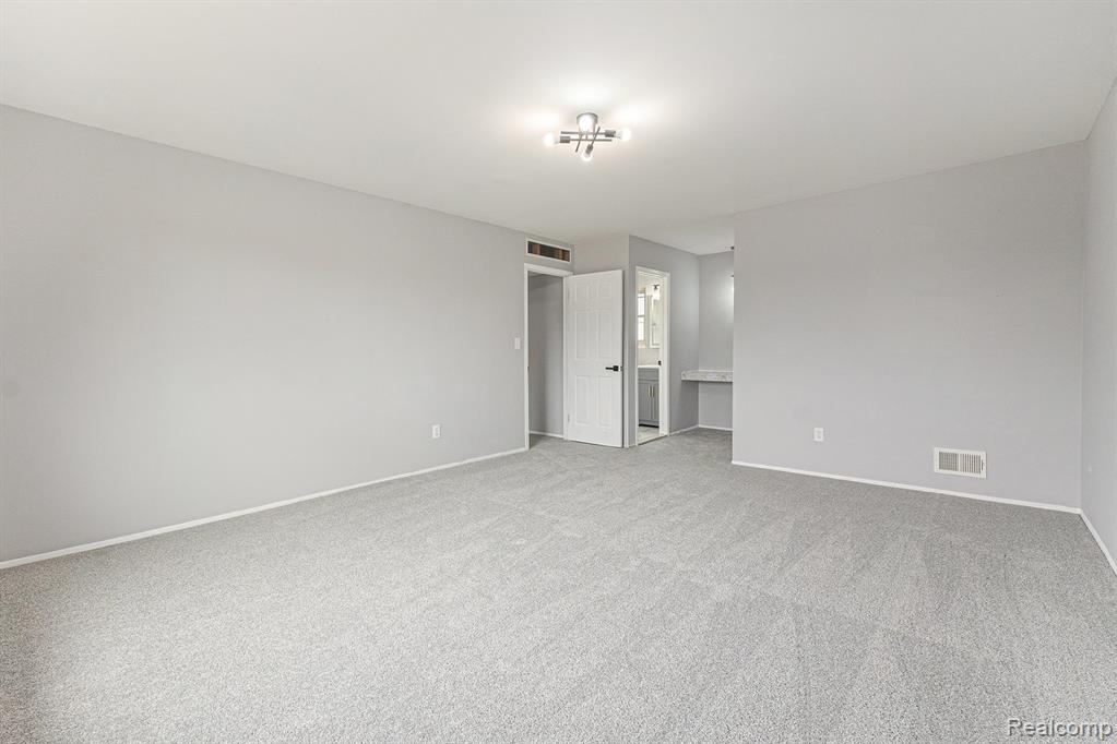 4325 Fox Hill Drive, Sterling Heights, MI 48310 — Photo 18