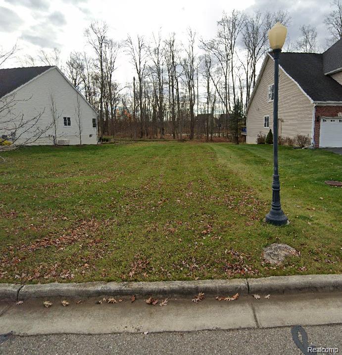 Unit 75 Edgewood Drive, Grand Blanc, MI 48439