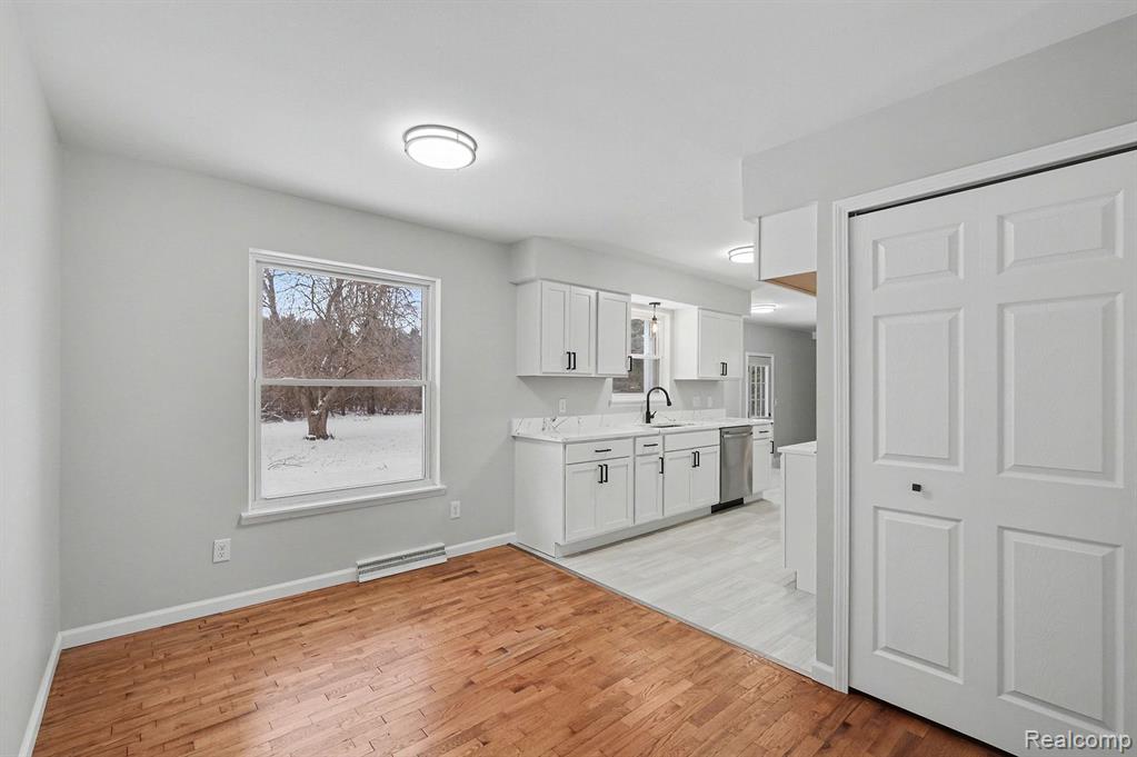 5396 Oaktree Drive, Flint, MI 48532 — Photo 3