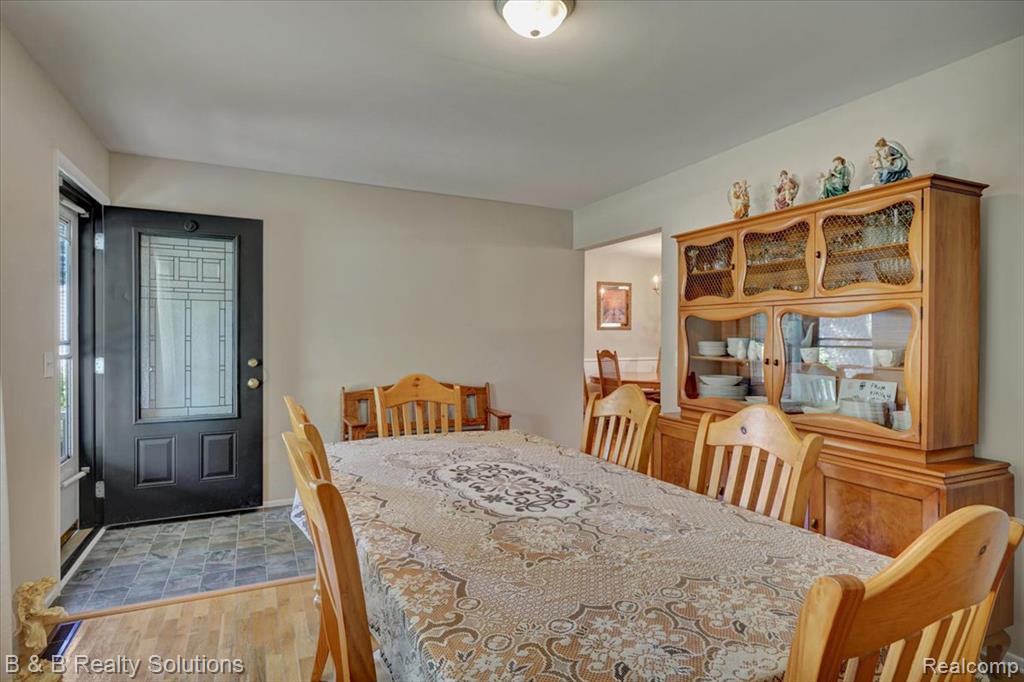 6229 Cold Spring Trail, Grand Blanc, MI 48439 — Photo 9