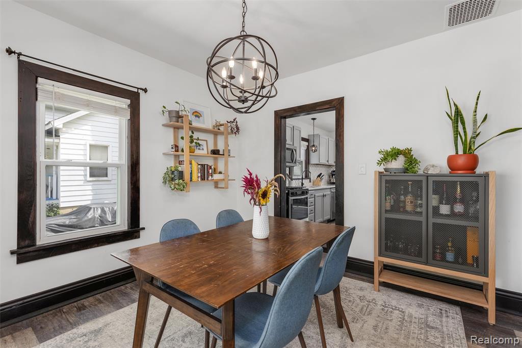 709 E Clinton Street, Howell, MI 48843 — Photo 7