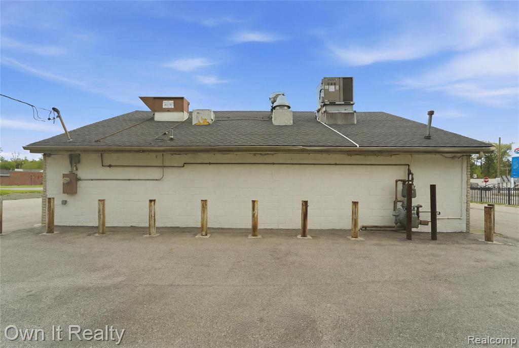 24611 W MCNICHOLS Road, Detroit, MI 48219 — Photo 10